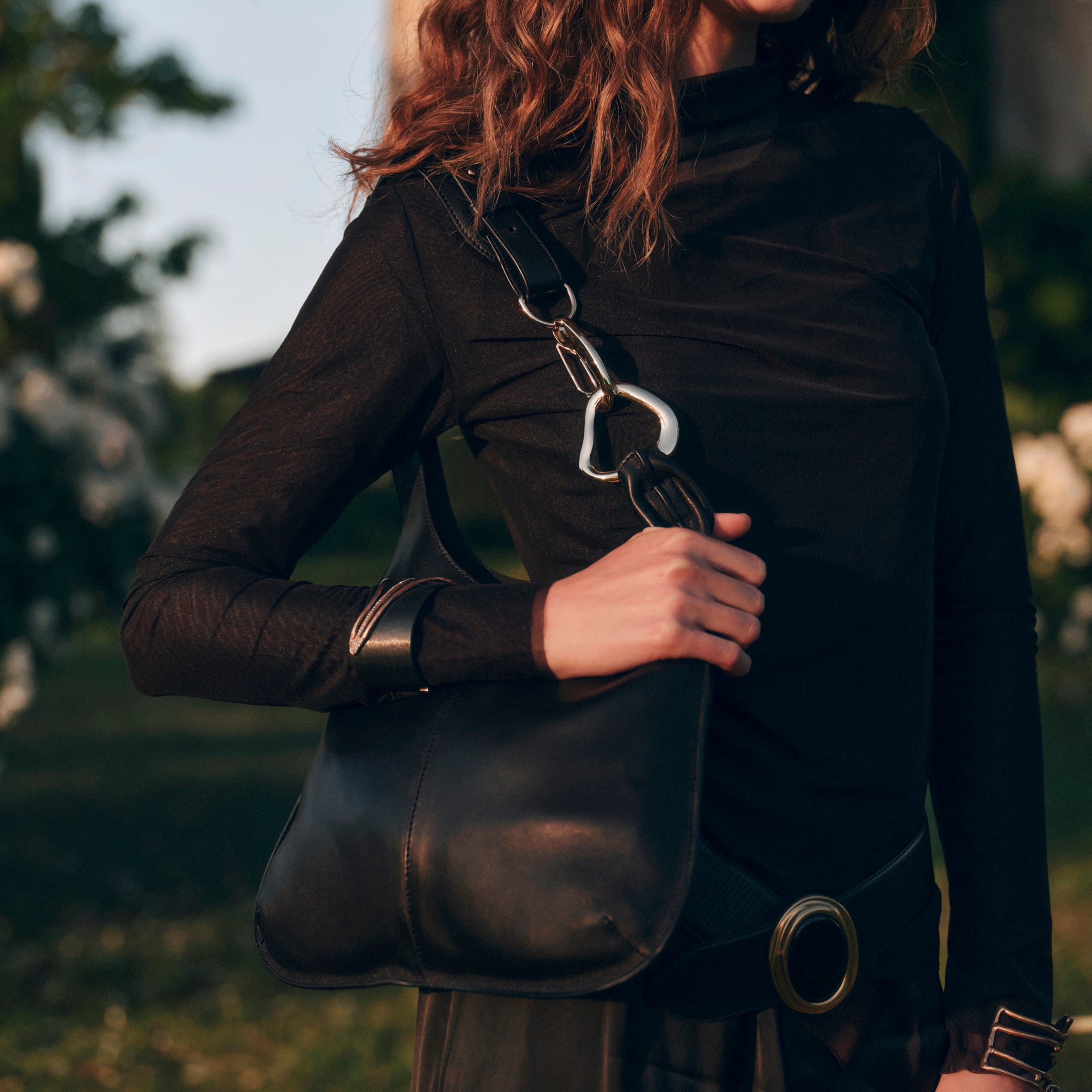 JOHNNIE SHOULDER BAG BLACK LEATHER - Image 4